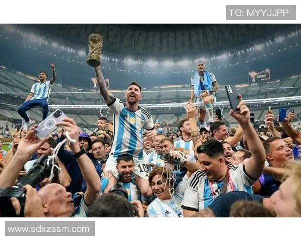 足球明星与他们的经典瞬间照片分享与回顾